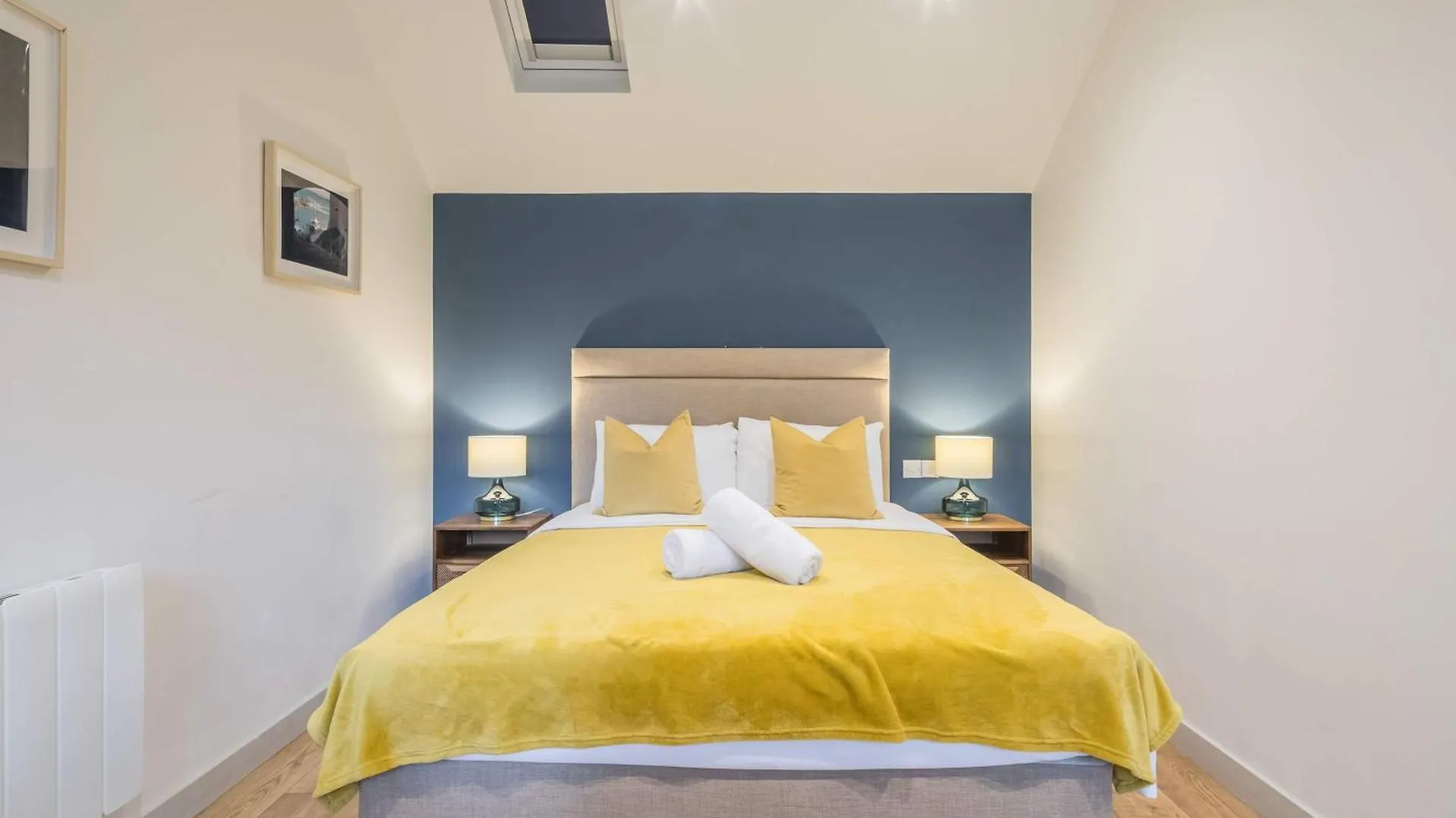 King Deluxe Ensuite With Courtyard View - Hawking Milton